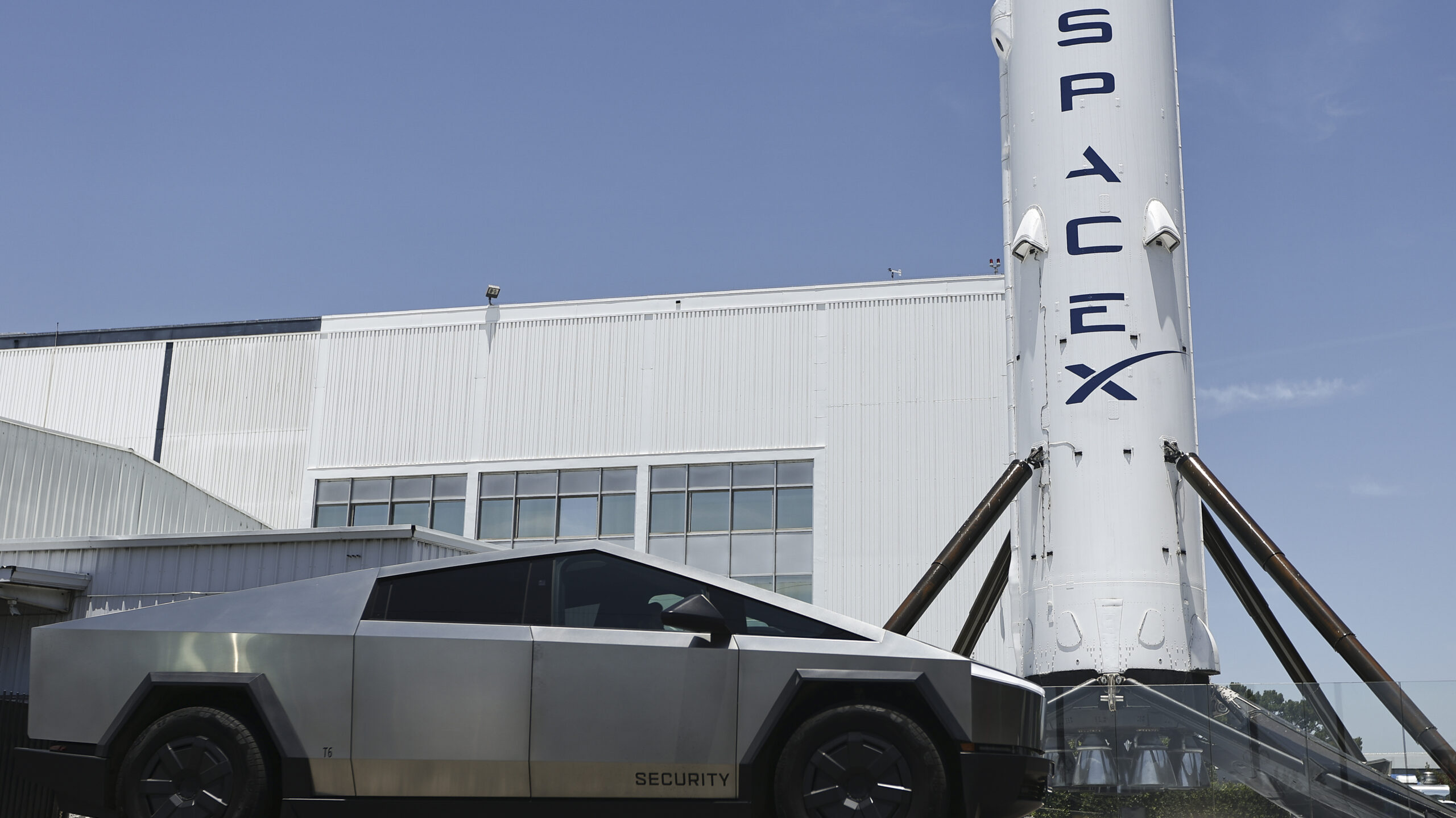 S&P Dow Jones Indices rejects fast-track entry for SpaceX, refuses to waive profitability requirements for unprofitable AI firms