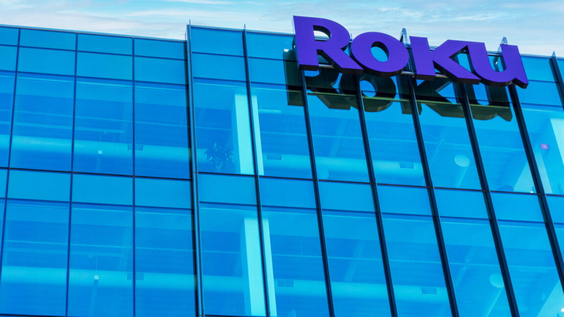 Fox to acquire Roku for $22 billion(約3.5兆円), combining broadcast channels and streaming platforms to compete in the crowded TV and advertising market.