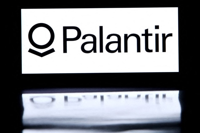 Palantir、商用AI需要で見通し上方修正