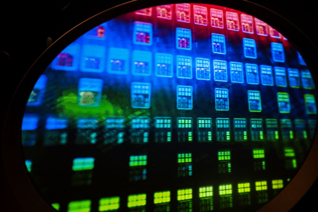 半導体製造装置、2026年に過去最高1659億ドル