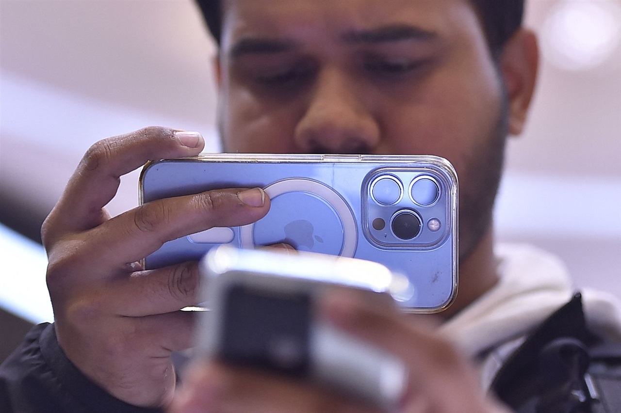 India smartphone financing to hit 42% of sales by 2026