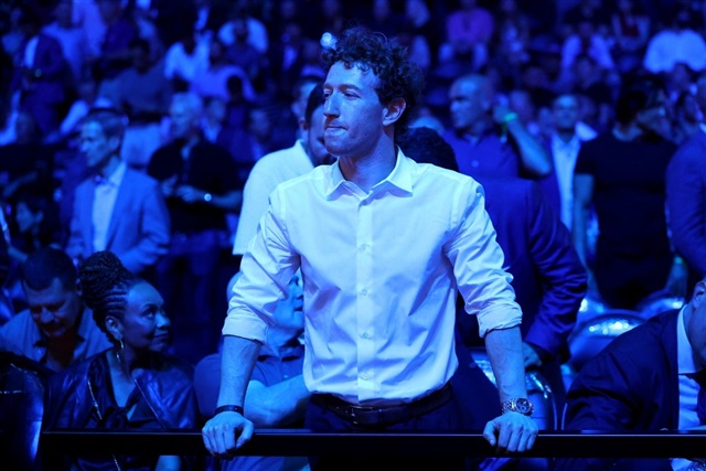Meta's AI costs surge while ad revenue grows, Zuckerberg charts path to returns