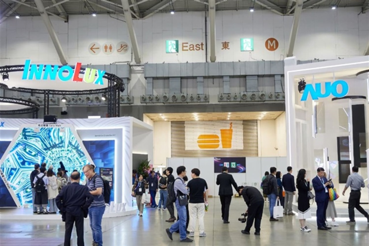 AUO, Innolux shift from displays to AI, advanced packaging