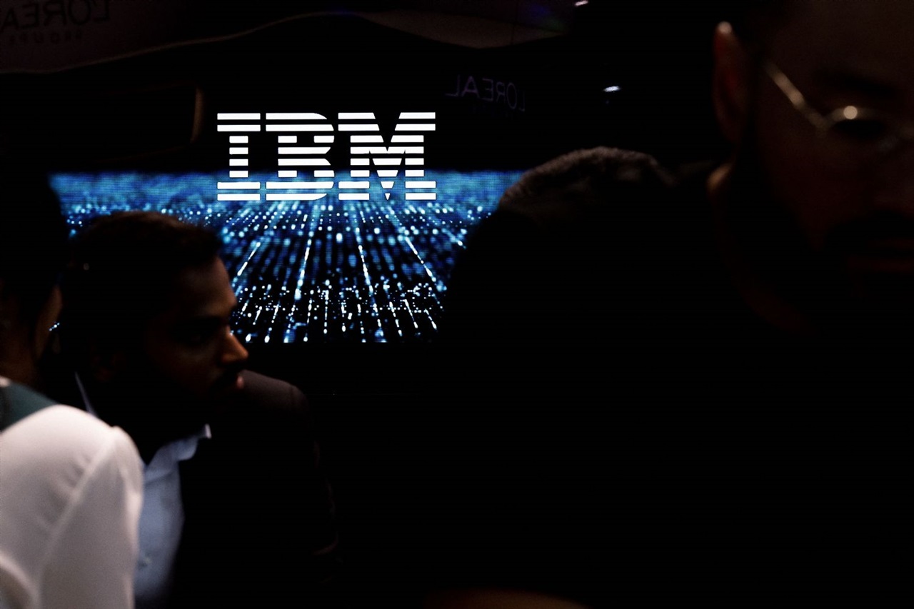 IBM issues rare mid-quarter warning, hits 115-year low
