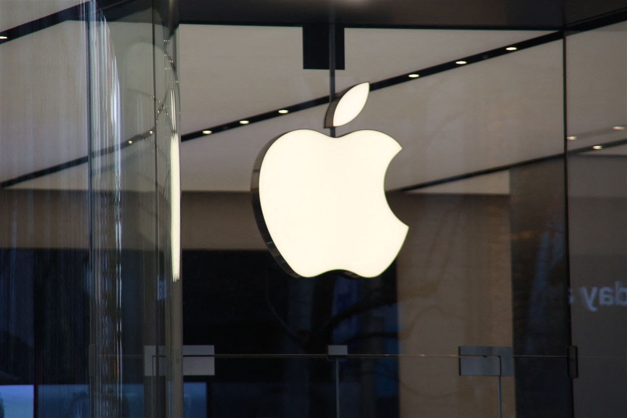 Apple accelerates Mac AI chip roadmap to prioritize neural processing