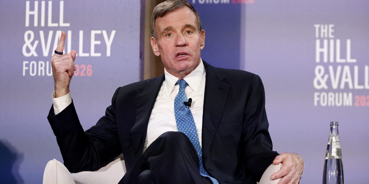 New college grad unemployment will spike to 35% in 2 years, senator warns, forcing ‘Dario, Sam’ to quit AI fear-mongering