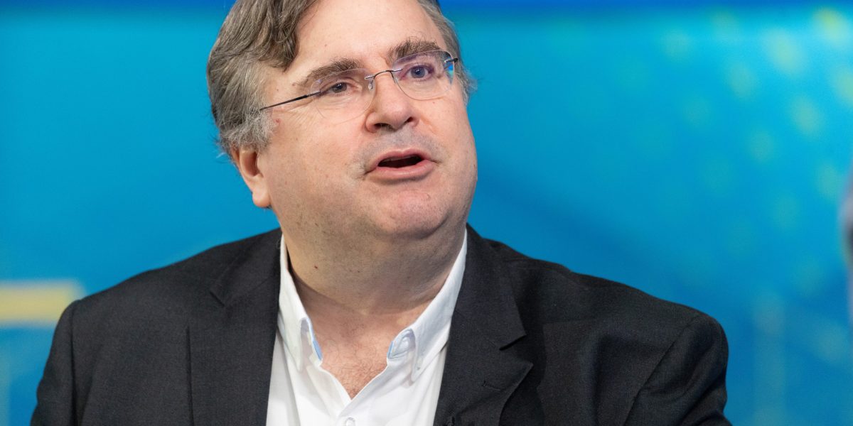 Reid Hoffman criticizes SpaceX's AI strategy as 'buying your way into relevance' and calls xAI a 'complete train wreck,' while raising alarm over the U.S. government's unilateral suspension of Anthropic's Fable and Mythos models.