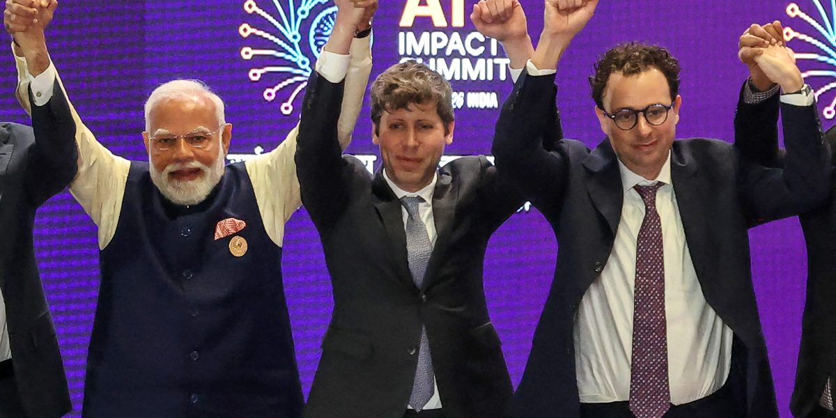 OpenAI pushes Illinois to limit AI developer liability for catastrophic incidents affecting 100+ people or causing over $1 billion in damages.
