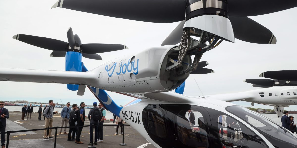 Electric air taxis begin U.S. pilot flights this summer