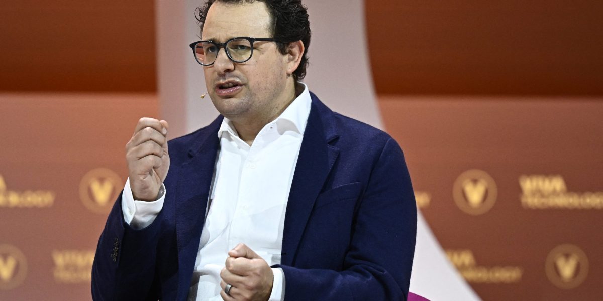 Anthropic の Claude Code、1ヶ月間の性能低下で開発者の信頼を喪失 — エンジニアリング上の誤りが原因