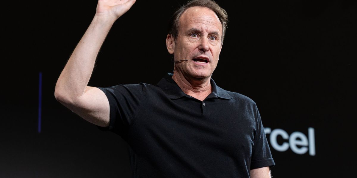 Silicon Valley investor won't fund startups unless staff work 6 days a week