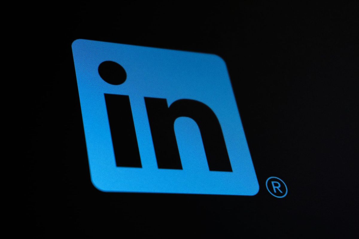 LinkedIn and X flooded with AI-generated spam, browsing data shows