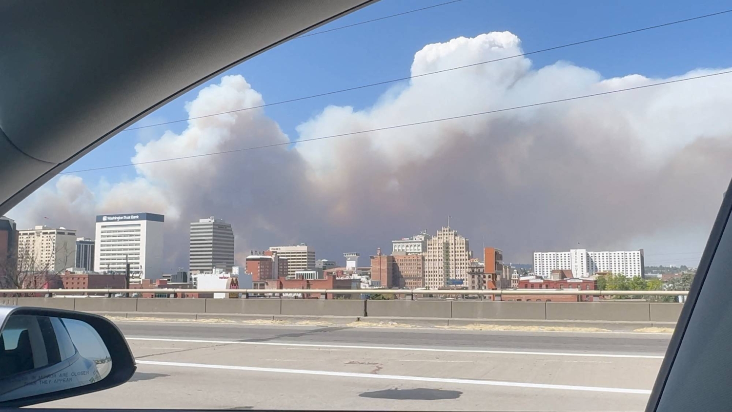 Washington wildfires exceed 100,000 hectares, prompt statewide emergency