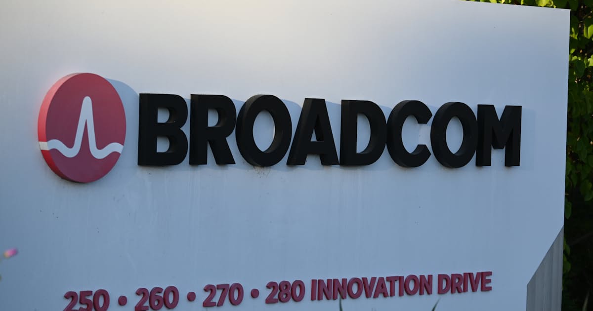 Broadcom Q3 Sales Seen Up 93%, Shares Fall 6%