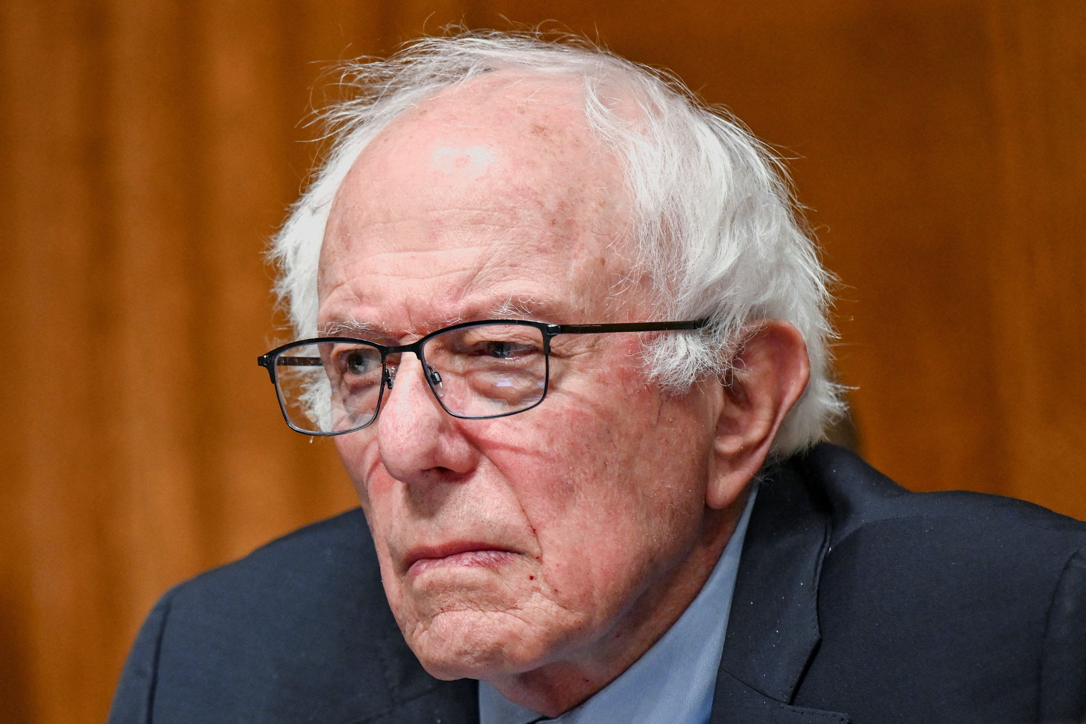Bernie Sanders convenes discussion with US and Chinese scientists on AI safety, rejecting criticism from Trump administration officials