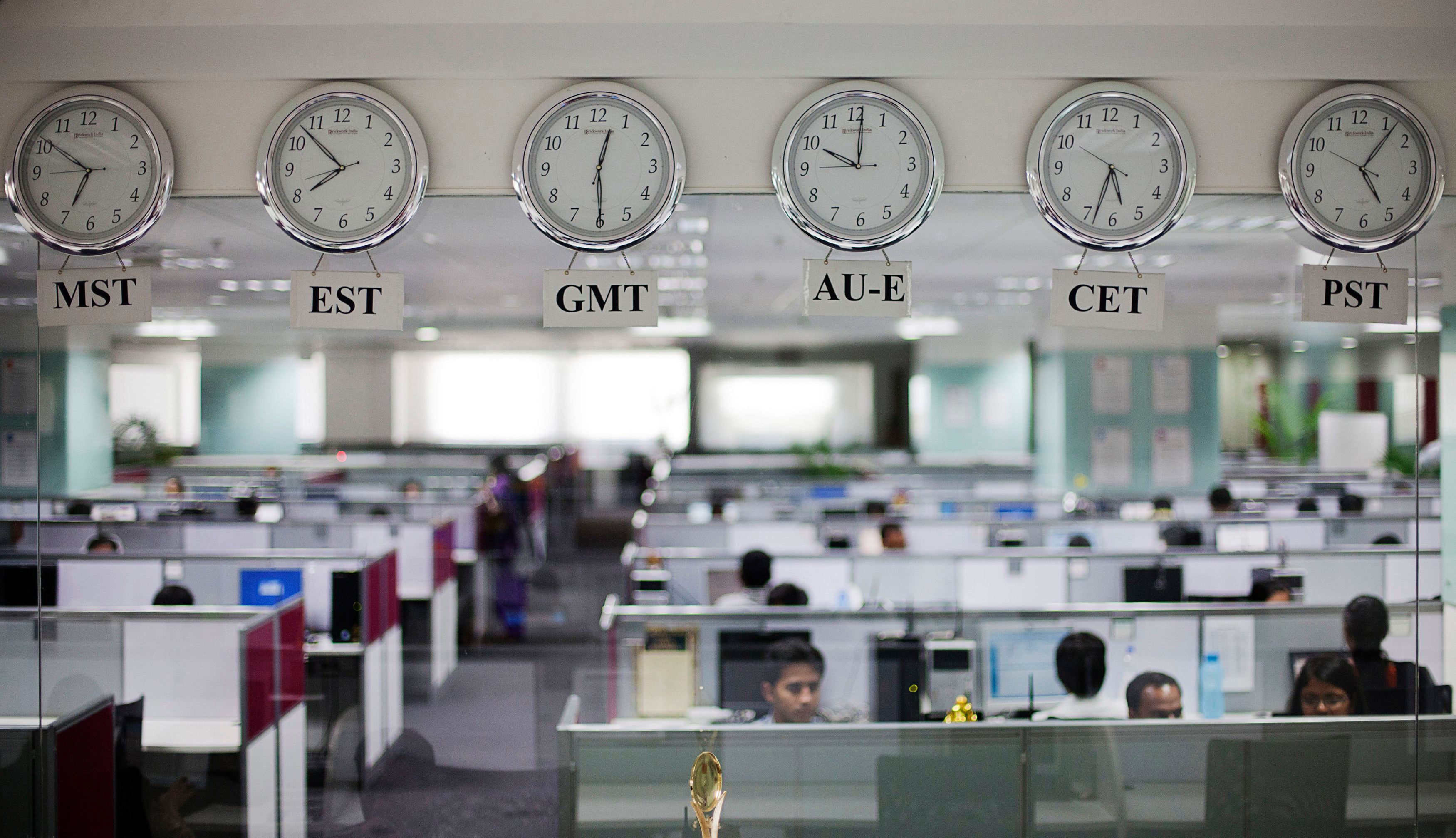India's IT sector cuts 6% of staff as AI disrupts major employer