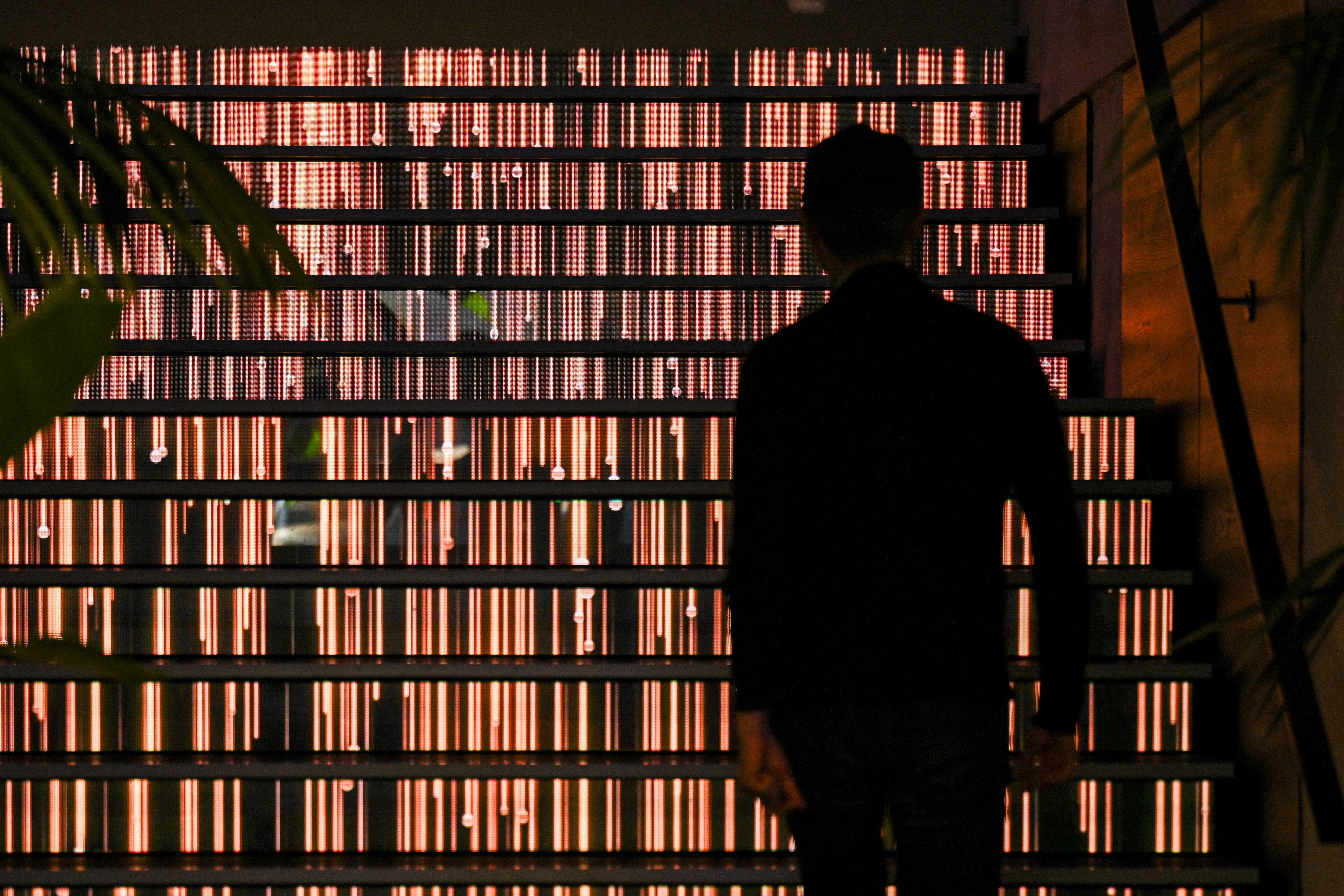 AI models can identify authors of online text, threatening anonymity for people with published writing