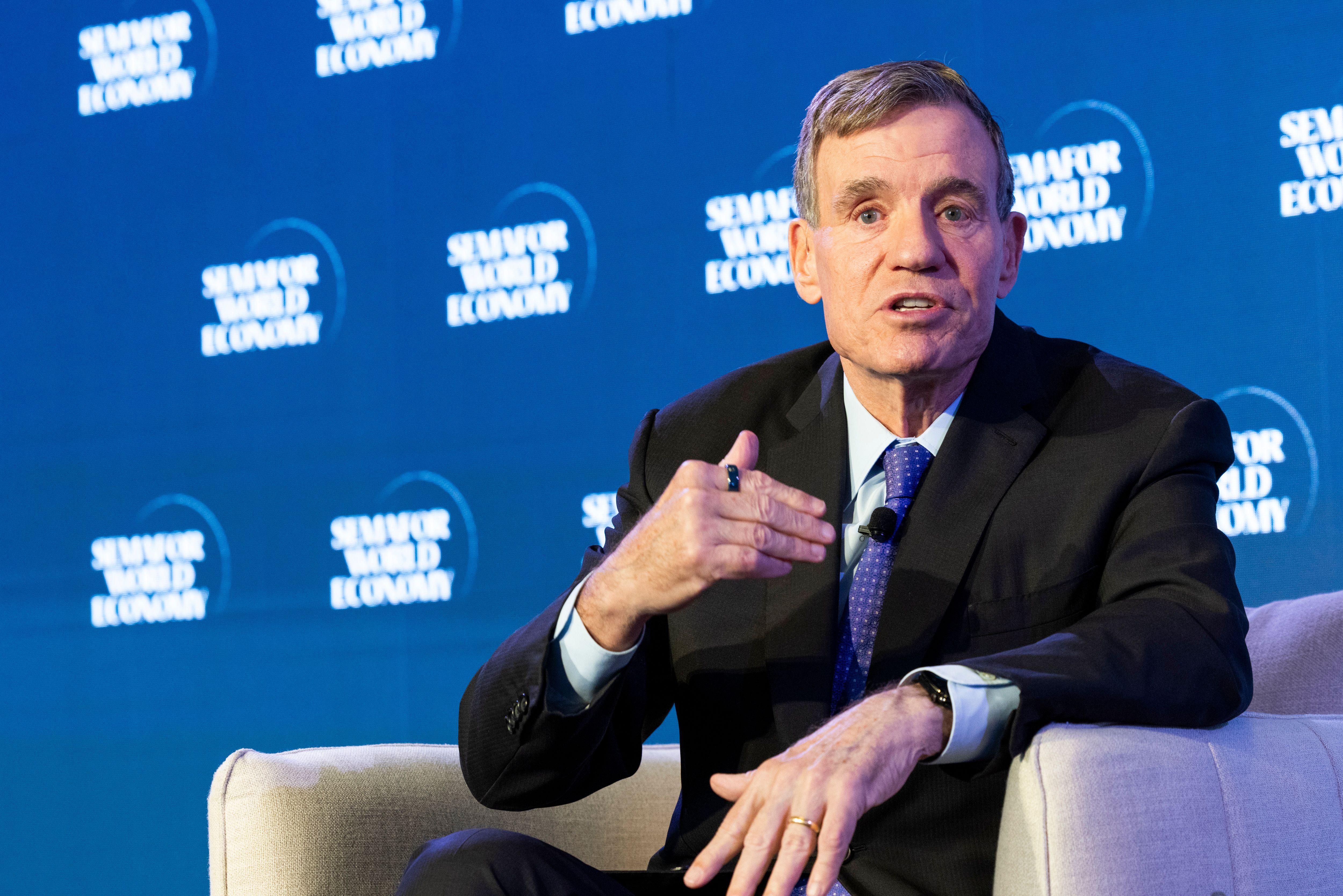 Democratic Senator Warner warns of urgent AI employment crisis, projecting 30% joblessness among new college graduates within two years.
