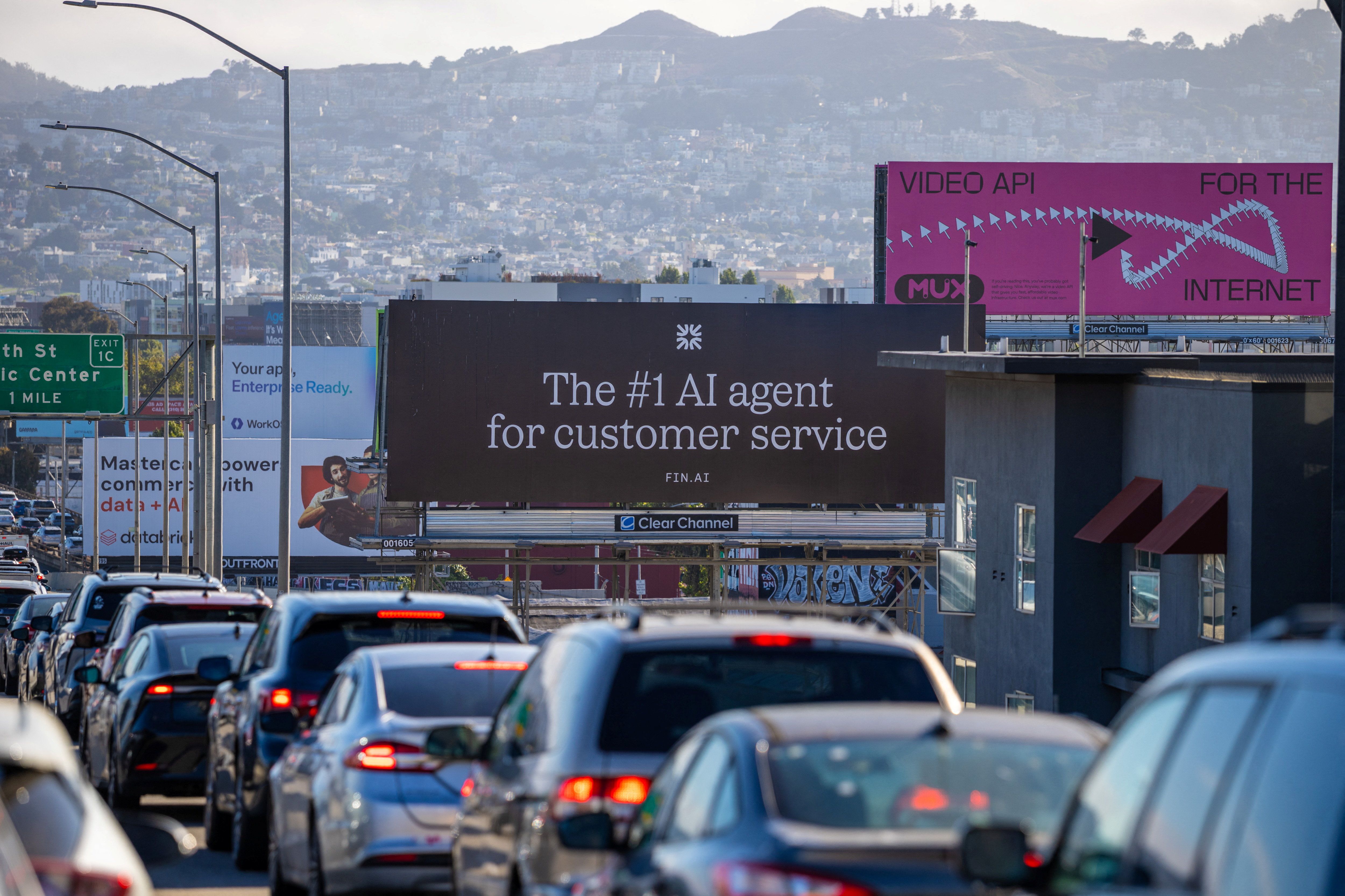 Poll: Only 1 in 3 US workers expect AI to improve jobs; income gap widens