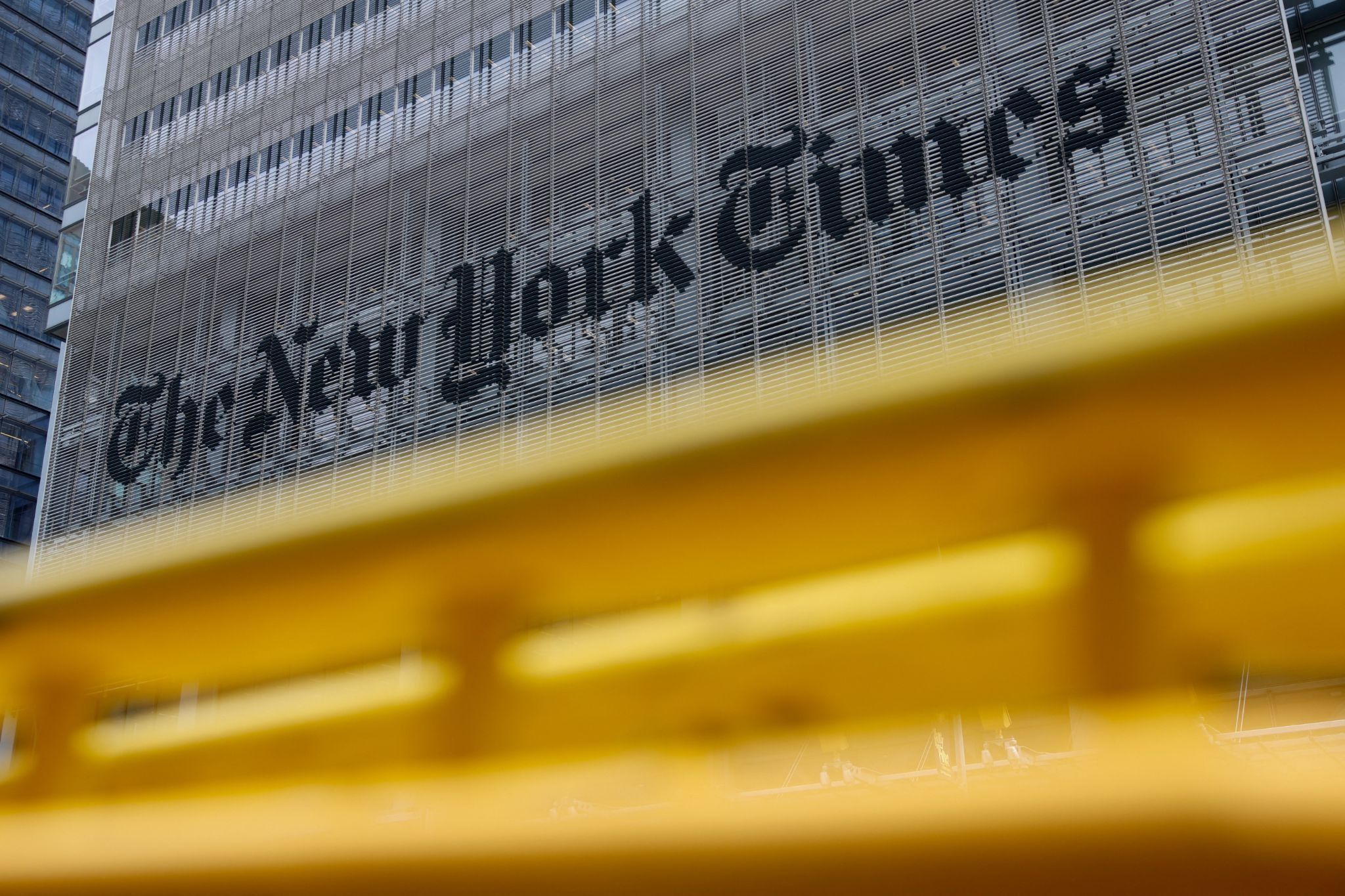 NYT tests AI search summaries