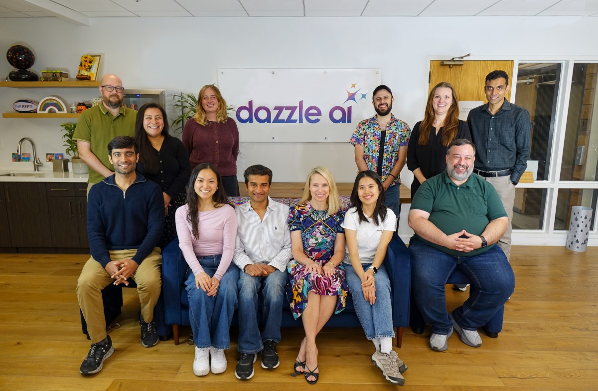 Marissa MayerのDazzle、写真を読むAI