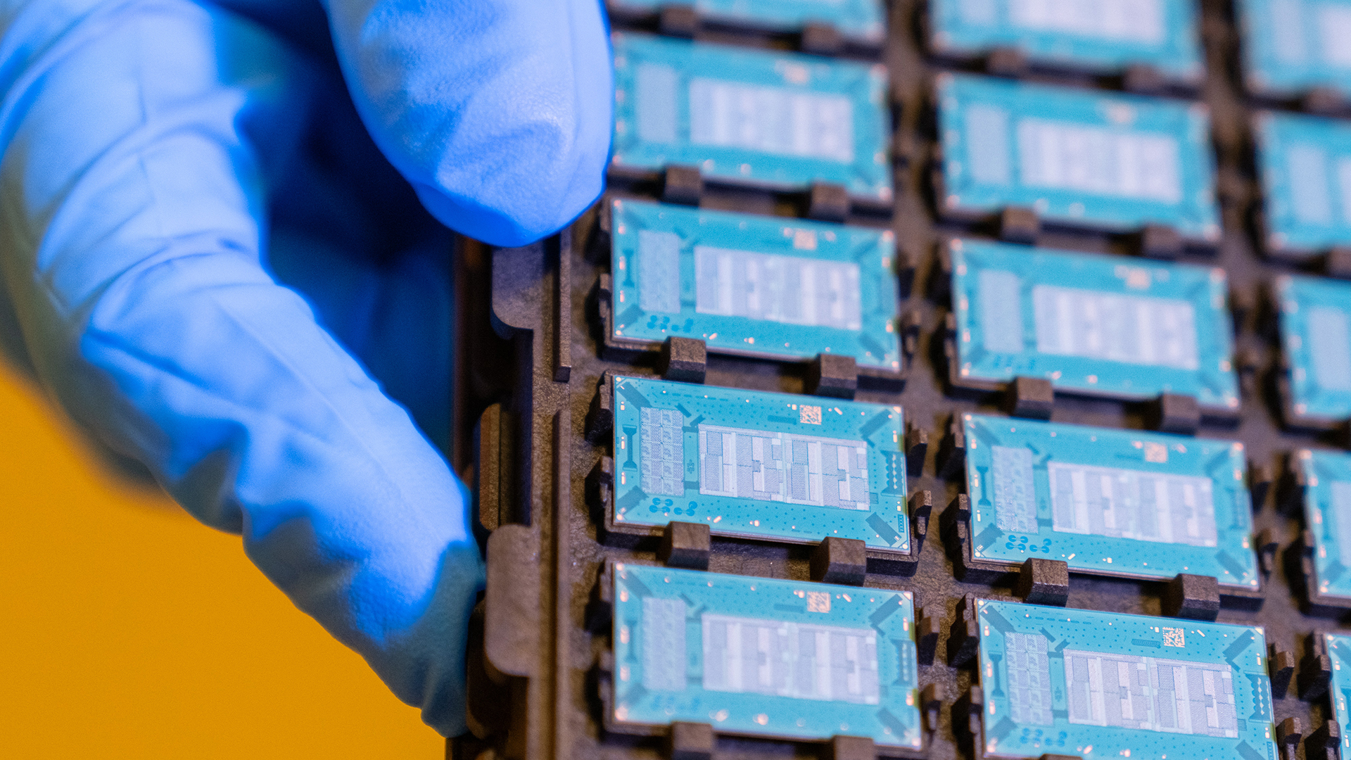 Intel, Lens Technology Partner on AI-Era Chip Packaging