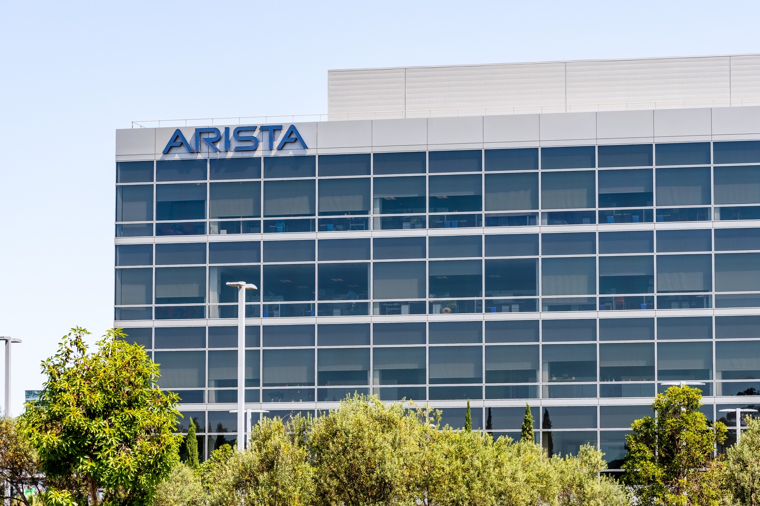 Arista Networks: AI Networking and EOS Drive Multi-Year Growth