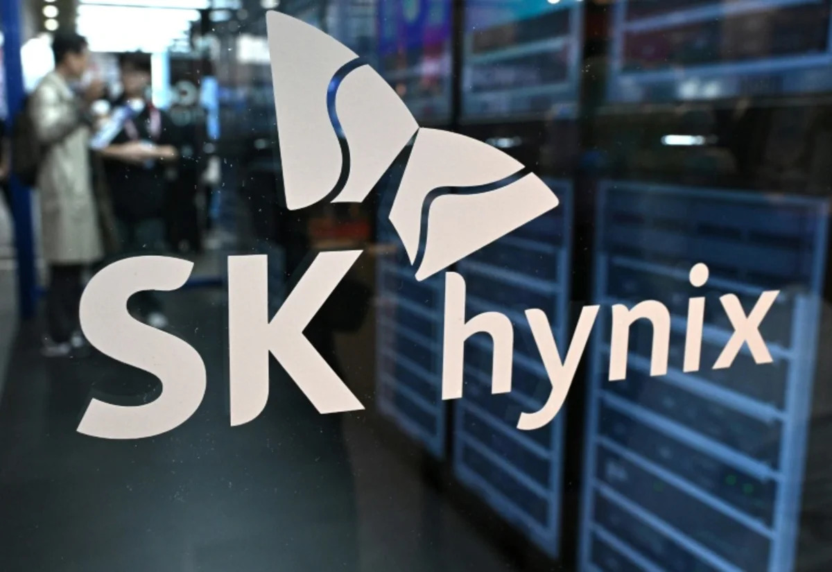 SK hynix soars 13% on Nasdaq debut, raising $26.5 billion(約4.2兆円)