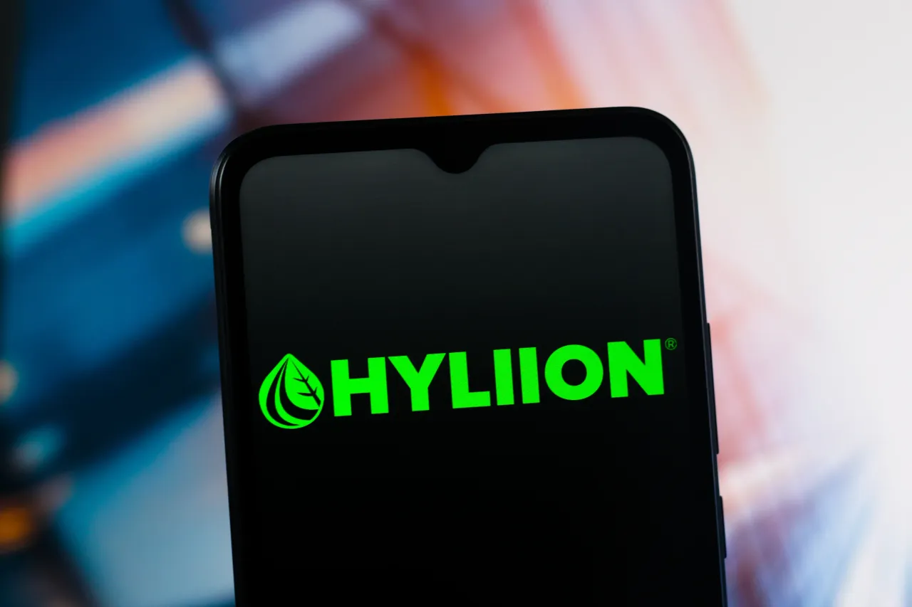 Hyliion Holdings shares surged more than 12% in overnight trading as CEO outlines strategy to power AI data centers with on-site KARNO generators.