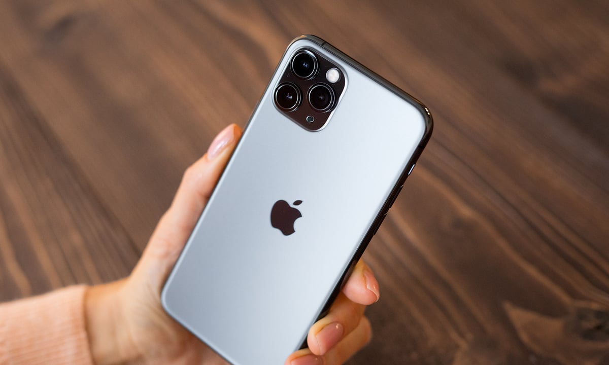 iPhone 17 Pro で動く圧縮AI、PrismML が実現