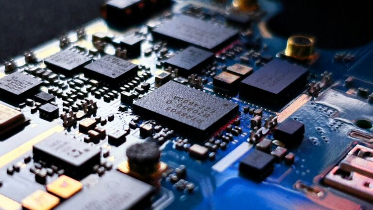 Broadcom Inc (AVGO) Launches Broadband Chip With AI Capabilities