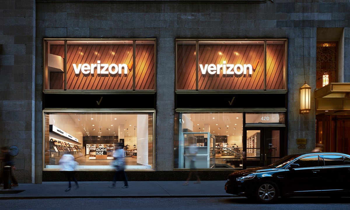 Verizon stock jumps 5.72% on AI data-center deal, cash flow surge