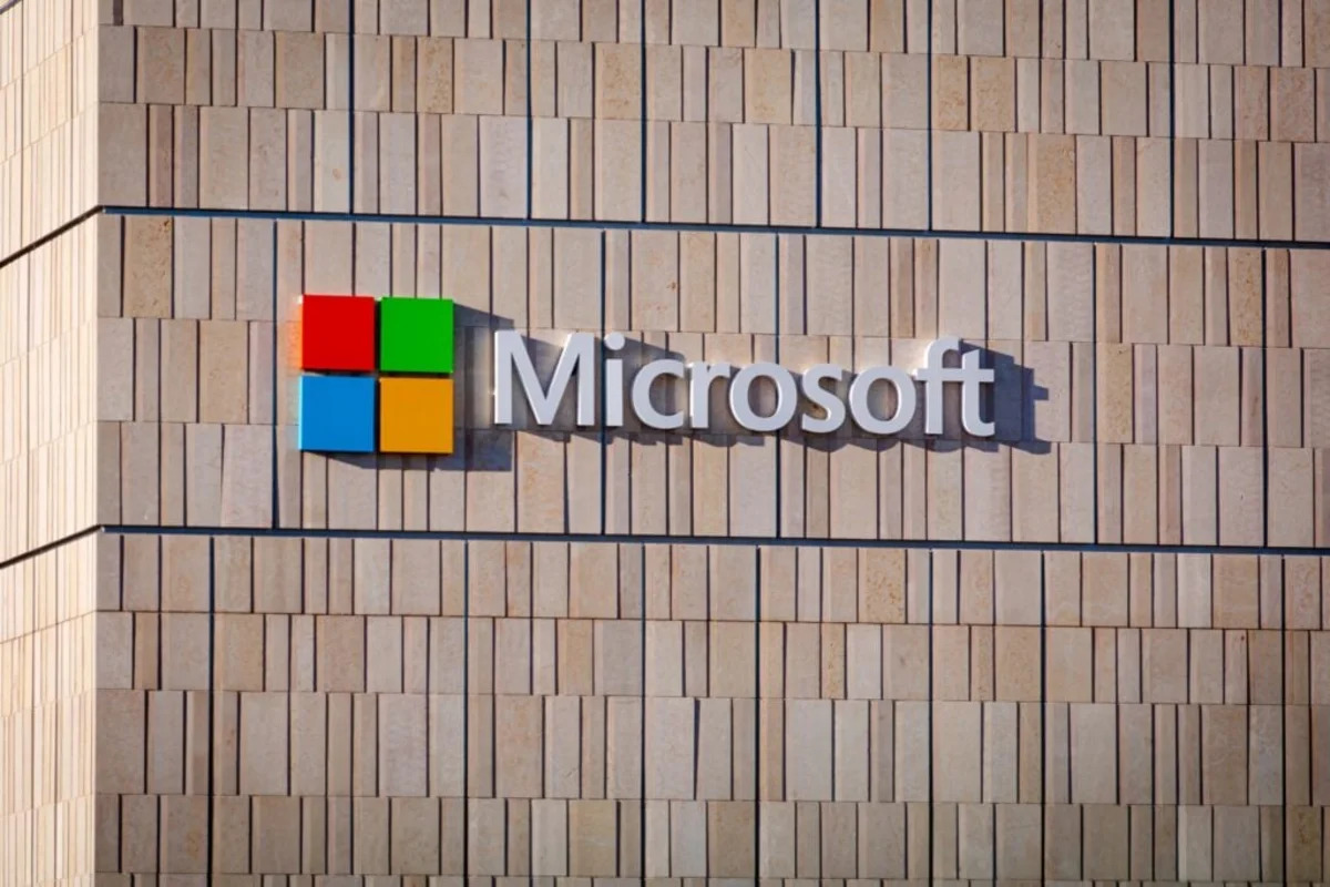 Microsoft、営業チームに独自AI推進を指示